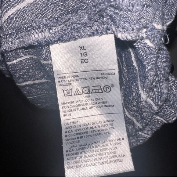 Old Navy Shirt Top Blouse Button Up Women's XL Gray White Sleeveless - Picture 4 of 5